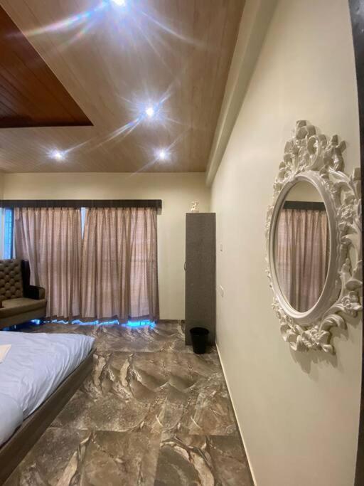 Mount Resorts Lonavala 5 Bhk Luxurious Villa With Private Pool And Full Size Cricket Football Turf Exteriör bild